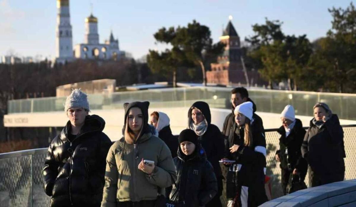     Люди в Москве. Источник: ria.ru Автор фото: Кирилл Зыков