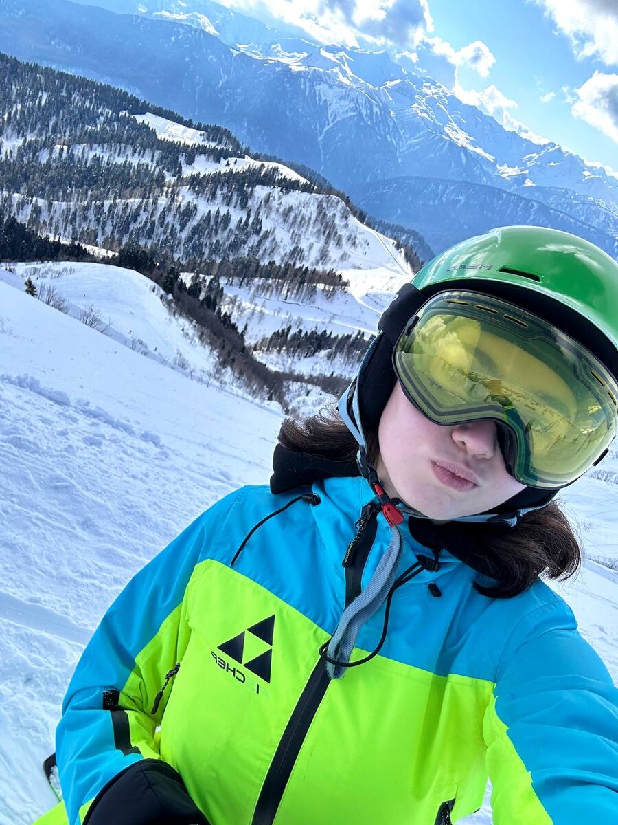 Камила Валиева встала на лыжи. Фото: телеграм-канал фигуристки Камилы Валиевой.