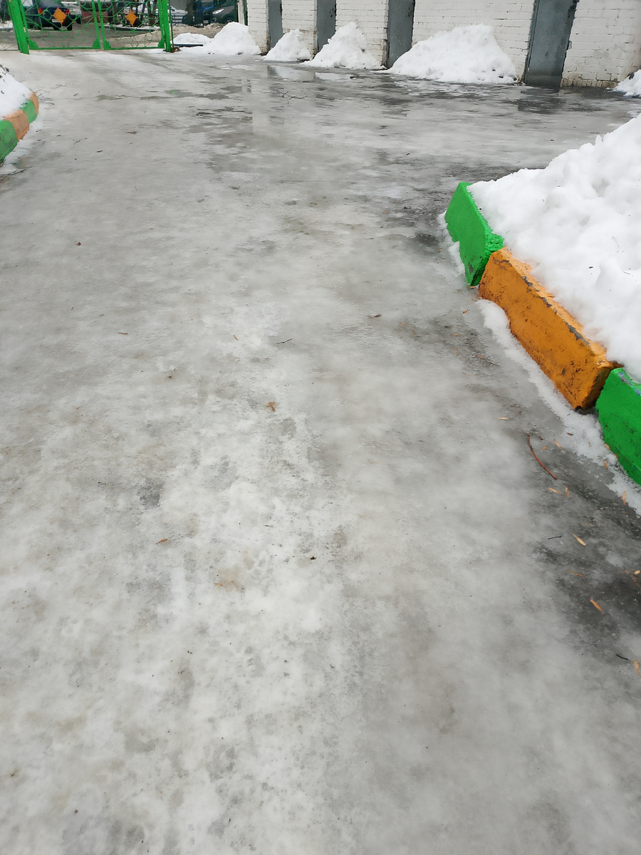 Территория около нашего садика