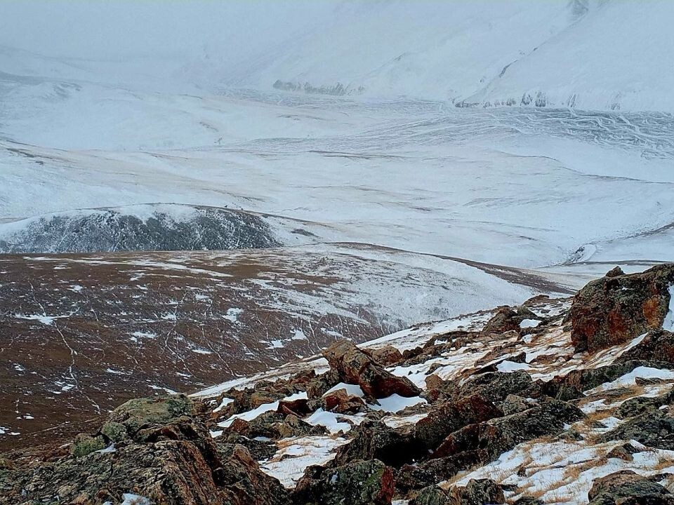    Хребет Сайлюгем в зимний период. Источник: Телеграм-канал Сайлюгемского нацпарка