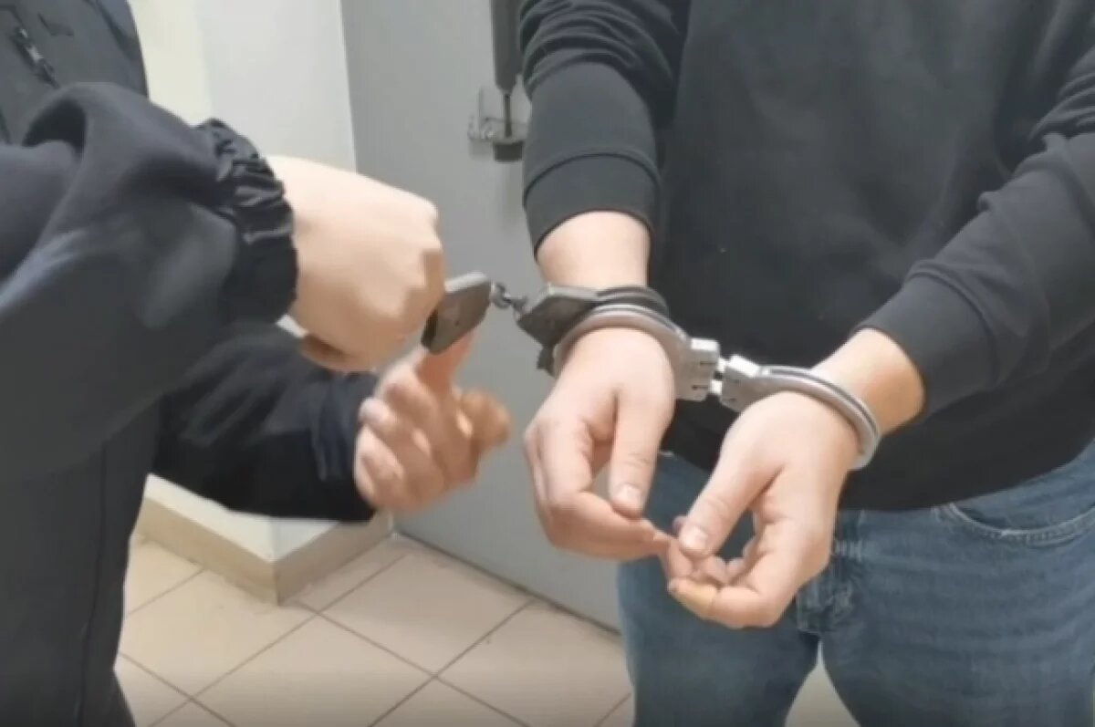    В Петербурге за распространение антимигрантских листовок задержан военный