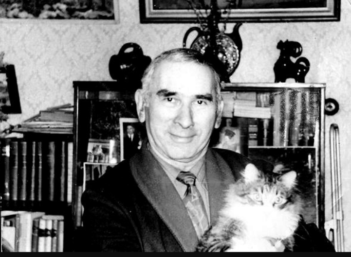 * Фото литератора взято из открытого источника