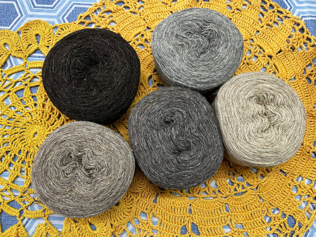 Пришло пять цветов, самые ходовые оттенки