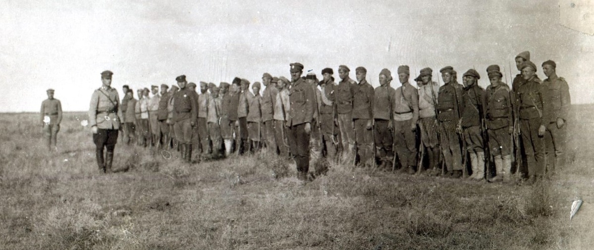 А вот так выглядели дроздовцы в 1920 году. 