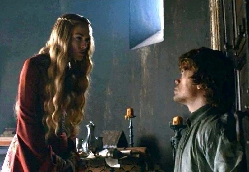 Злая и порочная Серсея Ланистер, реинкарнация Миледи Дюма, и ее брат Тирион, "на лицо ужасный, но добрый внутри". Впрочем, тоже не лишенный пороков