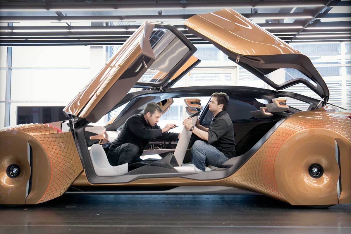 https://mediapool.bmwgroup.com/cache/P9/201603/P90212340/P90212340-bmw-vision-next-100-design-03-2016-2250px.jpg