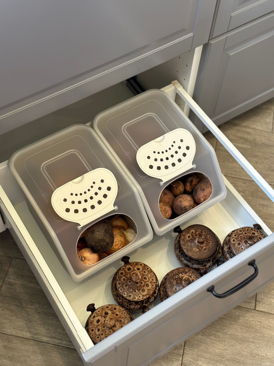 Пример хранения глиняных горшочков