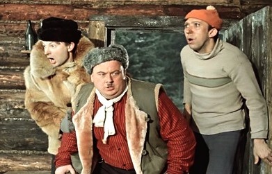 Кадр из фильма "Самогонщики"