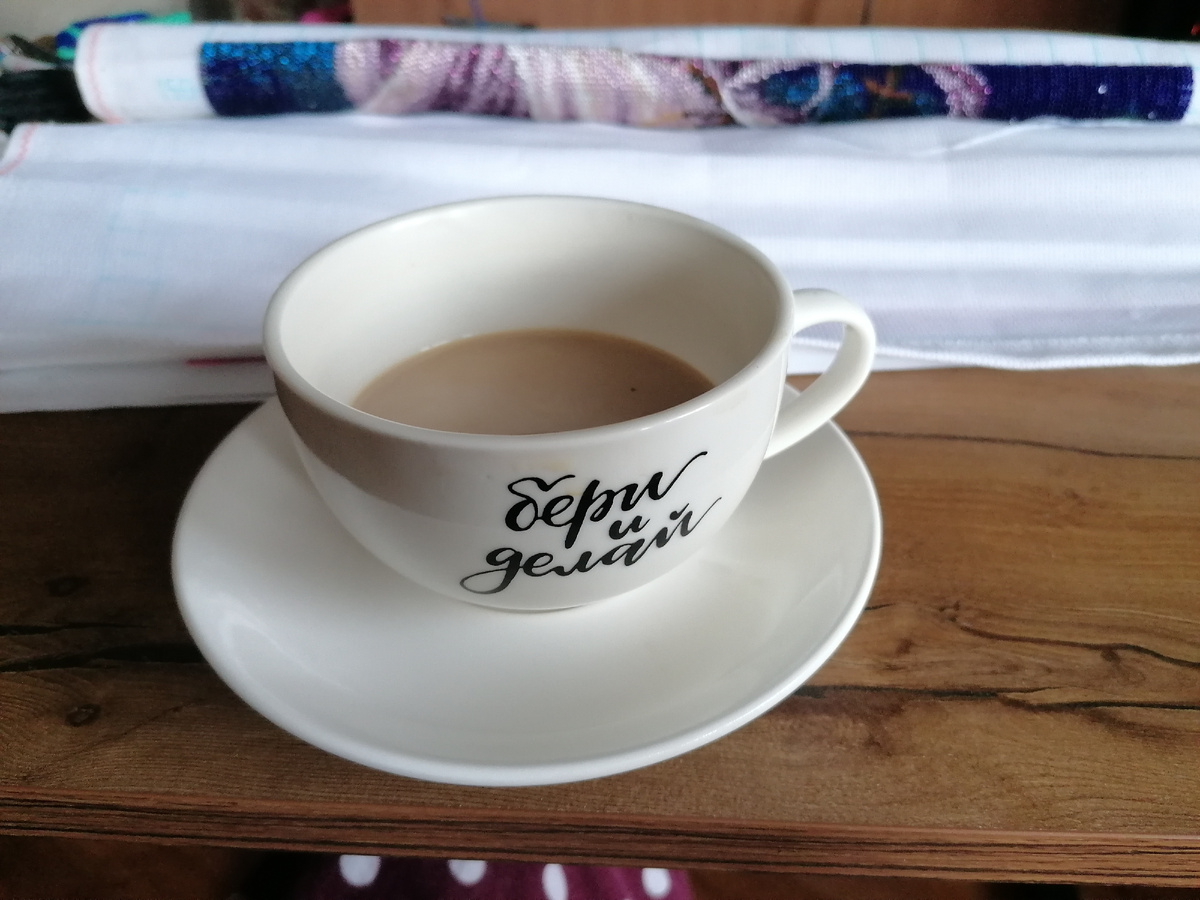 Вот у меня очередное утро понедельника. Это время, когда мы, строим планы на предстоящюю неделю. Вышивальные планы в данном случае.