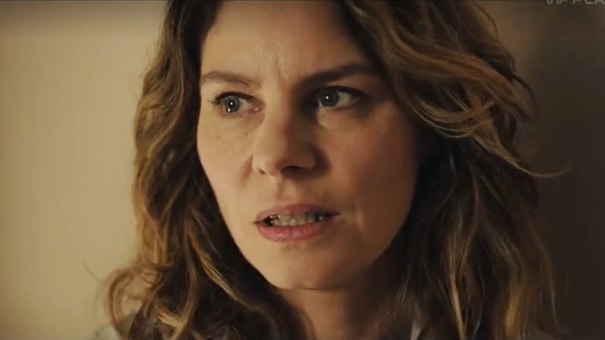 Кадры из фильма "Дорогая мама"