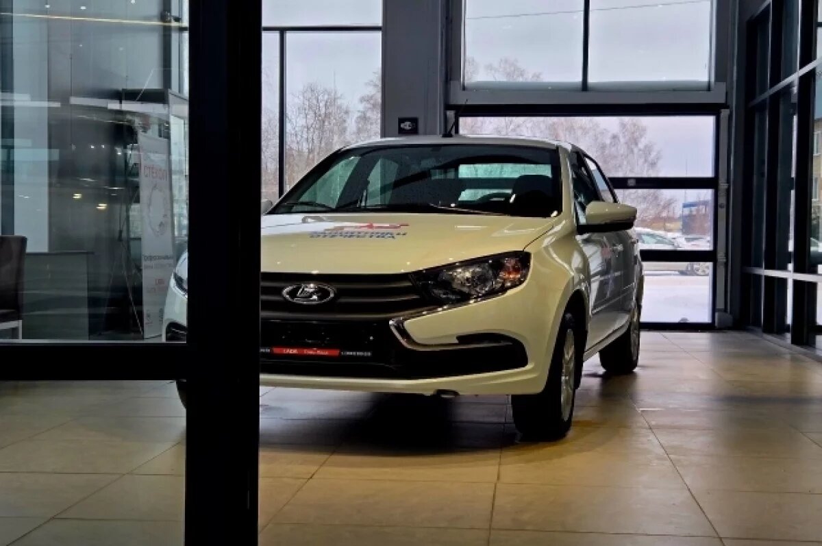    В Томске ветерану СВО с протезами вручили автомобиль с ручным управлением