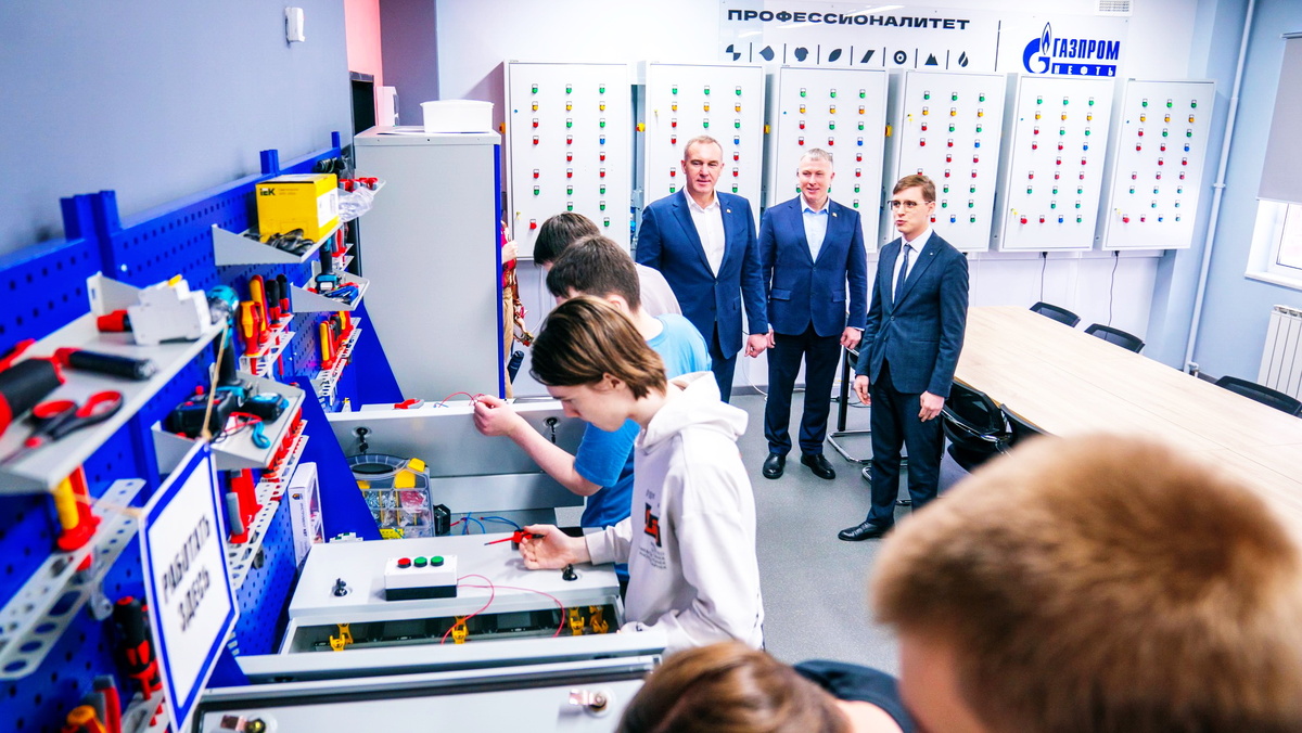    Студенты ЮГУ представили губернатору свои проекты