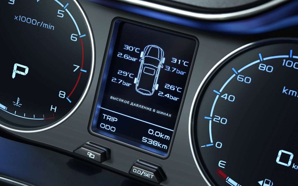 TPMS сообщает о проблеме высокого давления в колесах Geely Atlas
