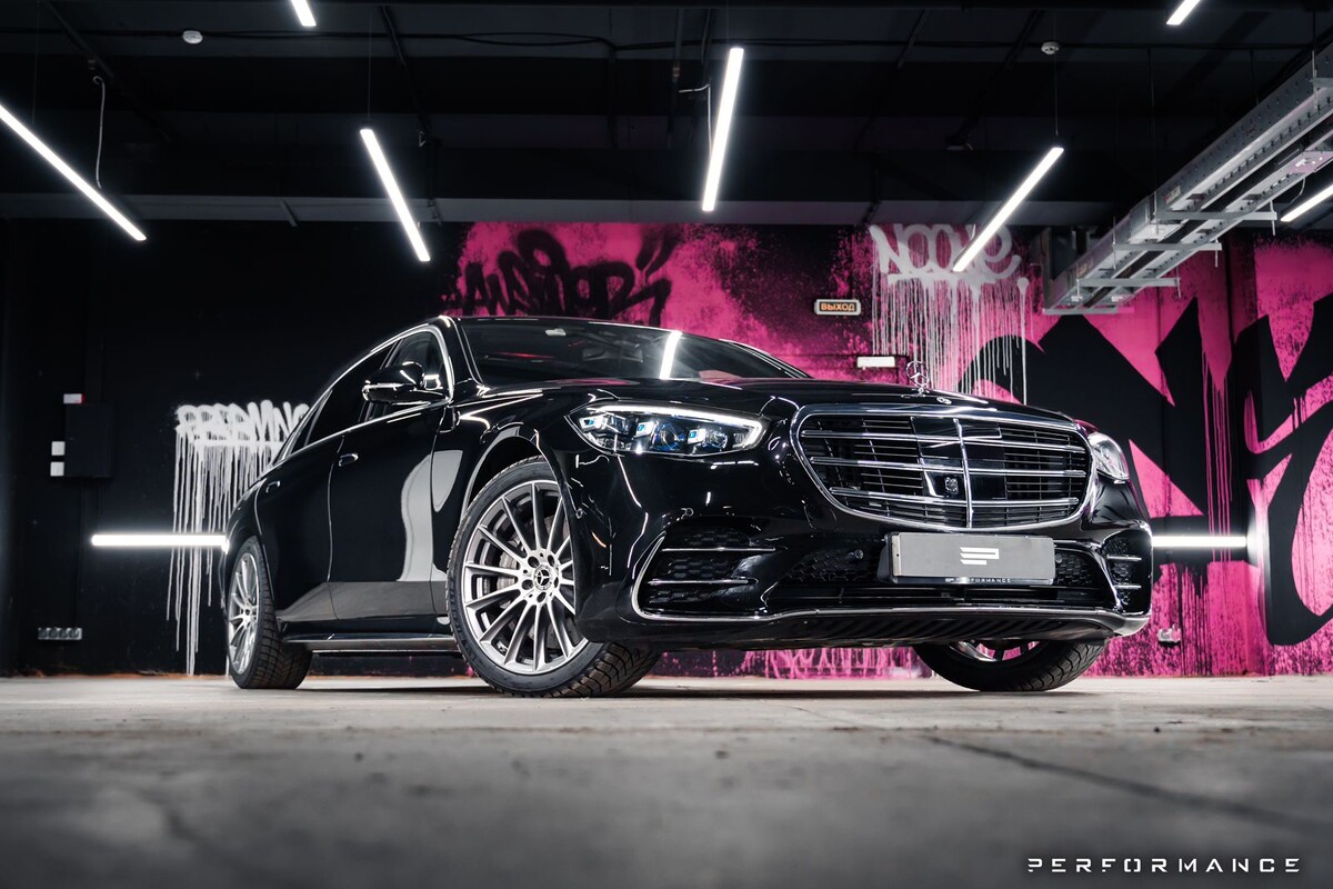 оклейка Mercedes S - класс в защитную антигравийную пленку Suntek