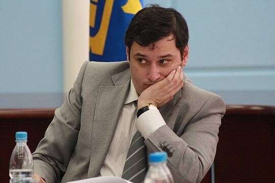    Александр Хинштейн объявил взыскание раскрывшему сумму ущерба Курской области чиновнику