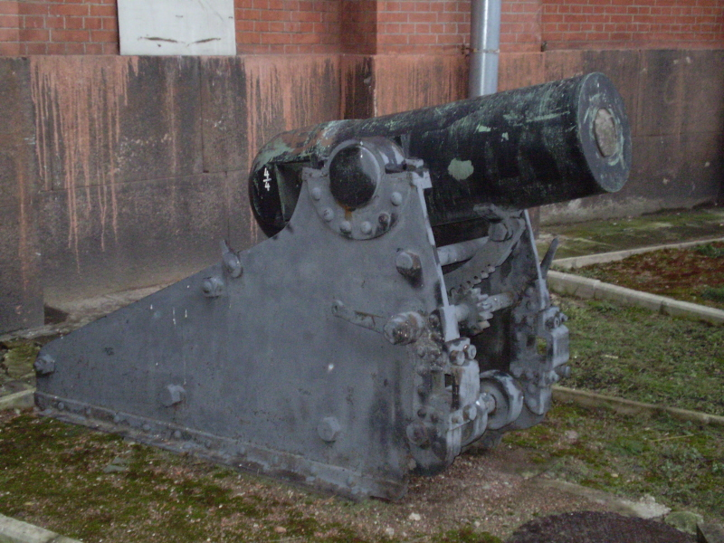 Это НЕ легкая полевая мортира образца 1885 года, это осадная мортира. Они тоже другие.