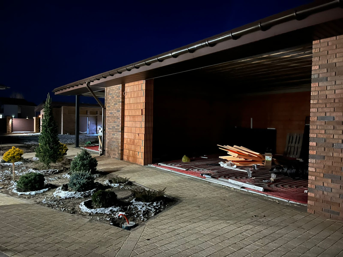 Реализованные проекты компании Ярмак - Волгоград, КП Владимирская слобода, остекление бильярдной и мангальной зоны в частном доме