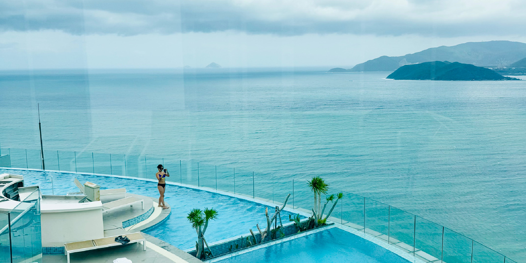 Стеклянный бассейн Sky Blu на 40 этаже в Нячанге. Как пройти и сколько стоит