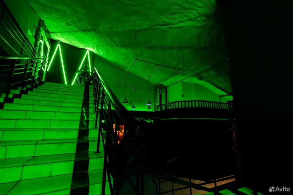    Бар-клуб продают в Барнауле. Источник: avito