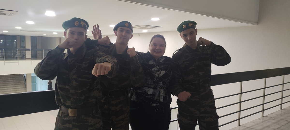 Фото автора. Ребята и моя подруга после концерта. 