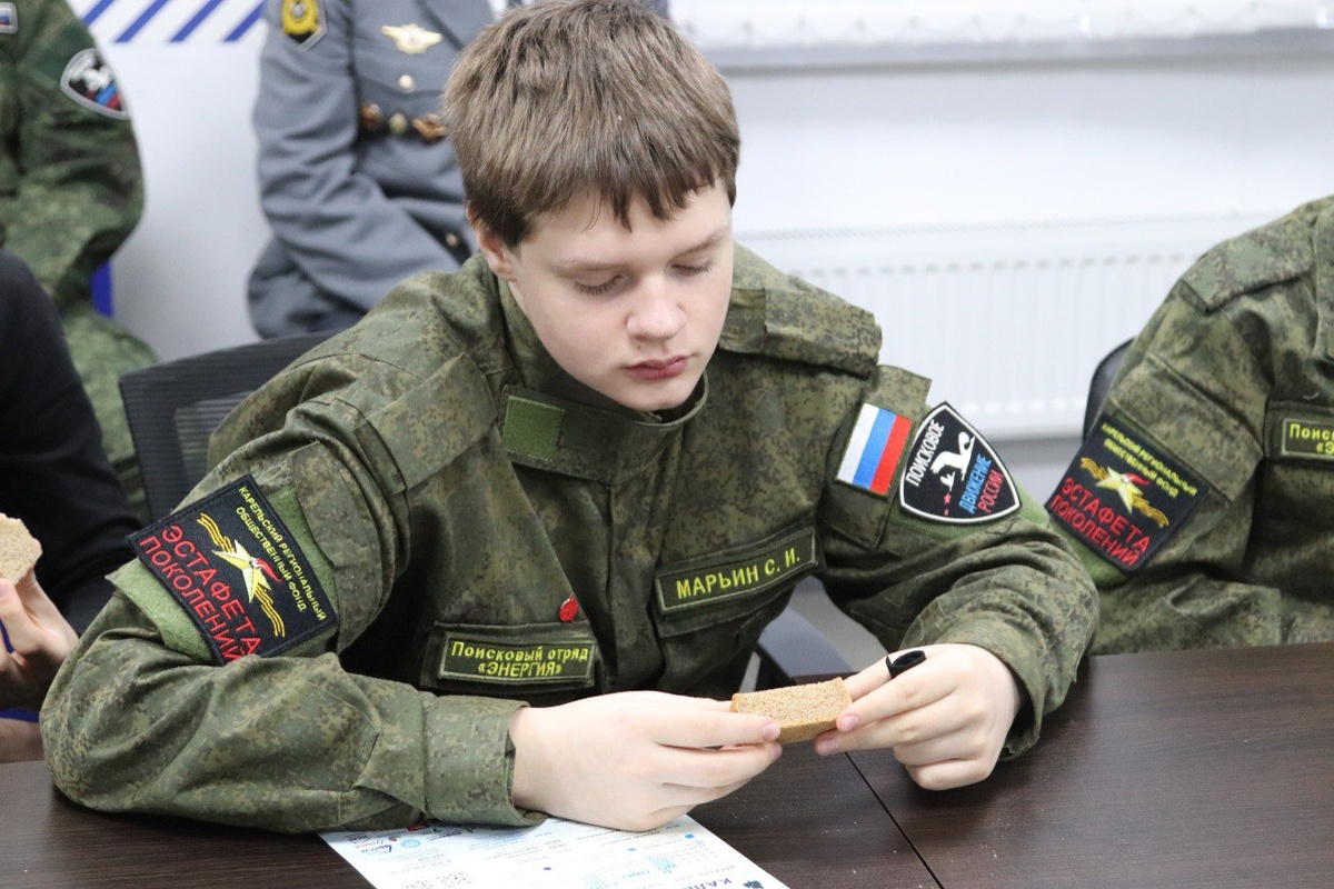    Акция "Блокадный хлеб". Фото: Штаб общественной поддержки "Единой России"