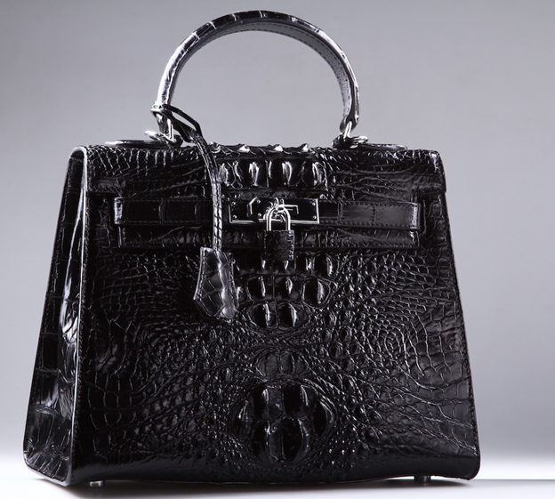 Фото для примера отсюда: https://www.crocshop.ru/katalog/internet-magazin/sumki-i-klatchi/sumki-zhenskie/fakturnaya_sumka_iz_kozhi_siamskogo_krokodila_A0514B1