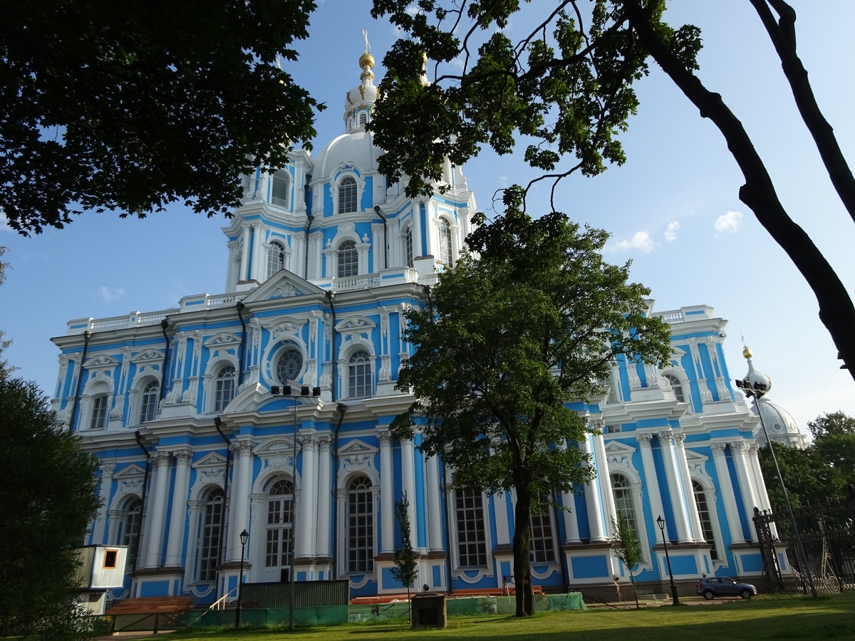 Храм Воскресения Христова «Смольный собор»