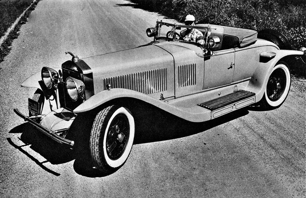    В начале 20 века компания стала известна, как производитель роскошных автомобилей.