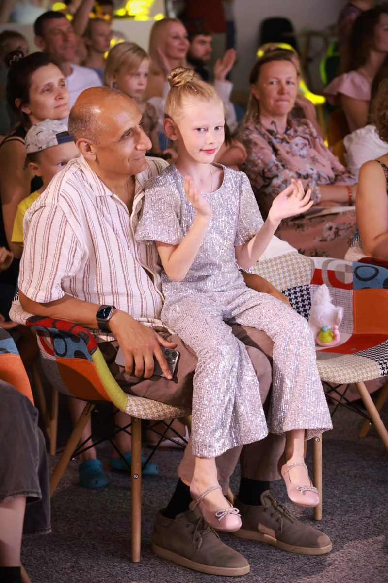 Паата Амонашвили с девочкой 