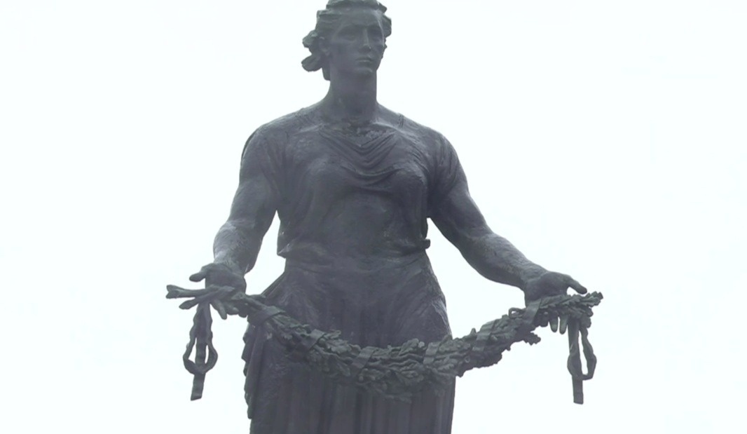     Источник: Стоп-кадр видео