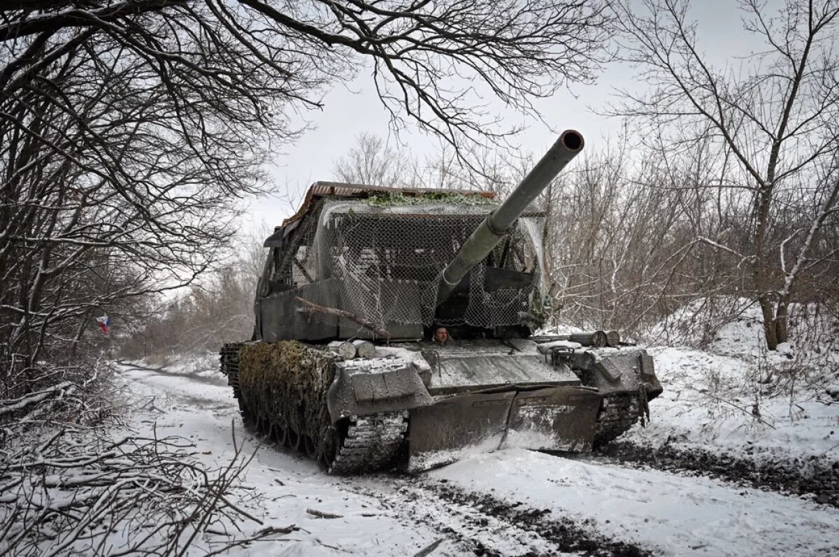    Российский танк Т-80 в зоне СВО