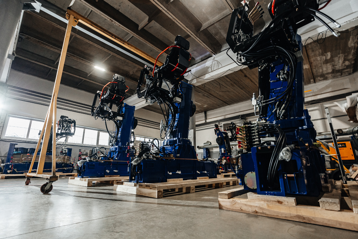 Цех сборки тросовых кран-маннипуляторов ИКран