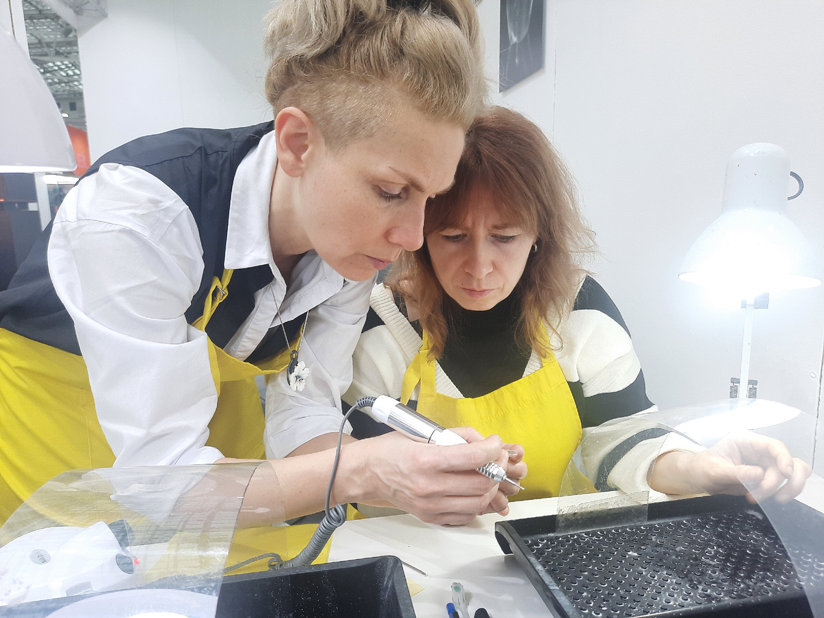 Юлия Гоголь проводит мастер-класс, фото автора.