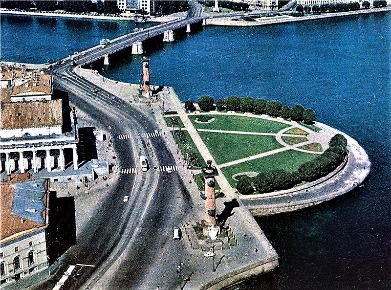 18. Стрелка Васильевского острова