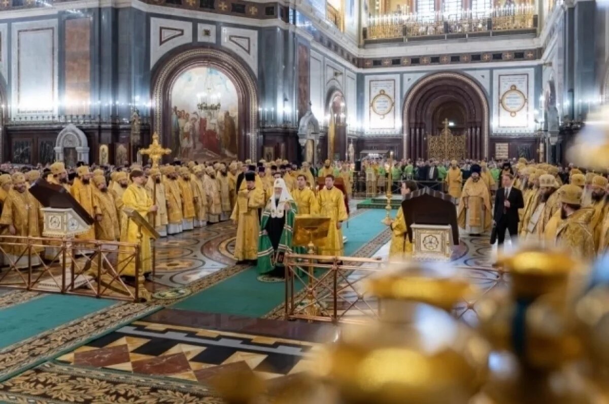    Псковский митрополит сослужил патриарху Кириллу в московском храме