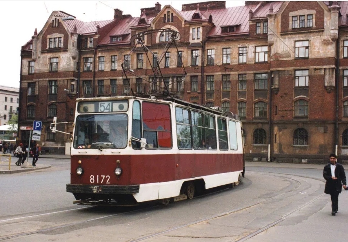 Дом номер 1 по улице Боткинская, где Евдокимовы жили первые полгода блокады / фото с сайта https://www.citywalls.ru/