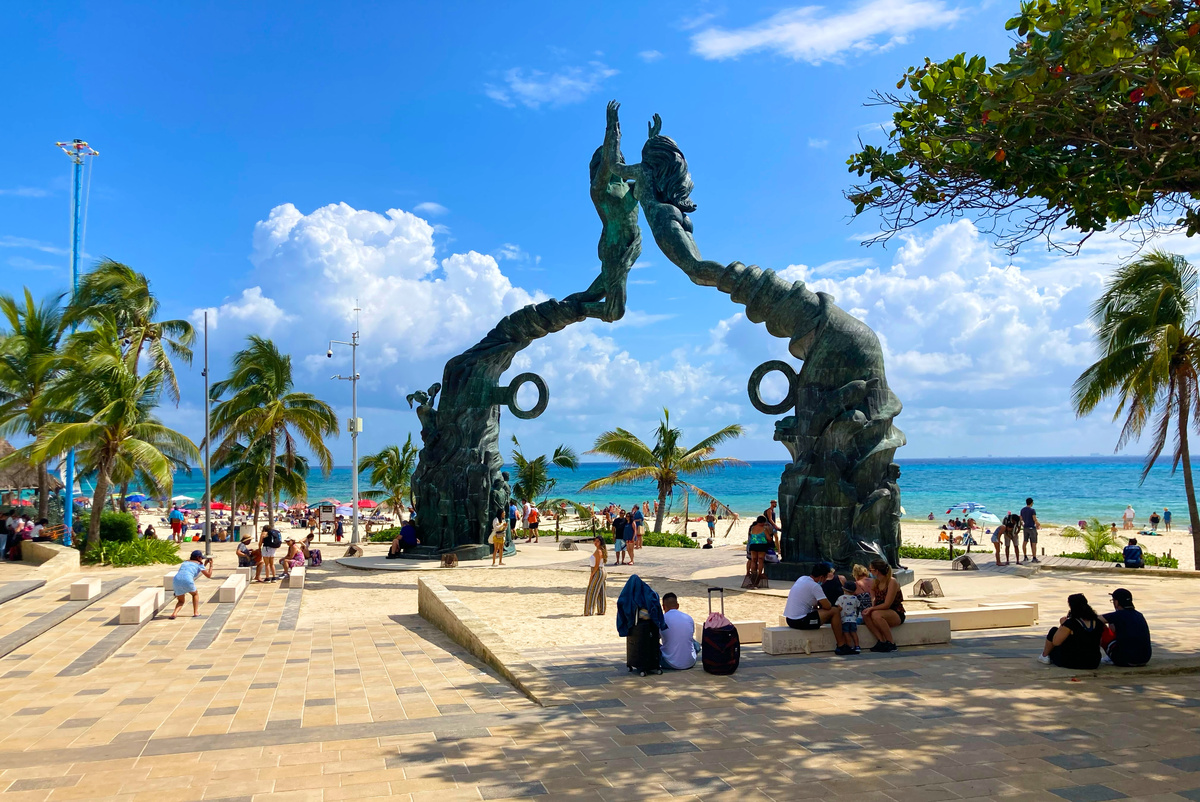 Курорт Плая-дель-Кармен на берегу Карибского моря (Мексика)