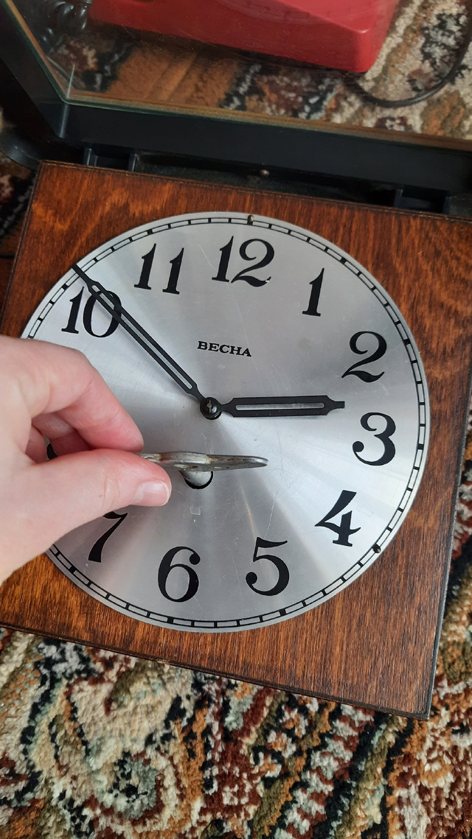 Бабушкины часы каждой минутой приближают весну