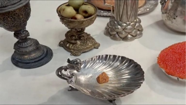    Цитата из х/ф «Иван Васильевич меняет профессию». Реж. Леонид Иович Гайдай. 1973. СССР Анастасия Давыдова