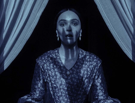 - Класс, кто из вас не стриг ногти? Поднимите руку! 