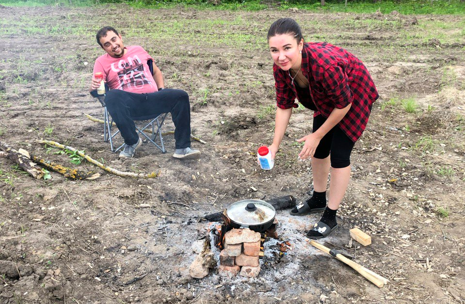 Жена типа готовит, а я отдыхаю