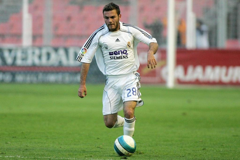 Хуан круто управляется с мячом 