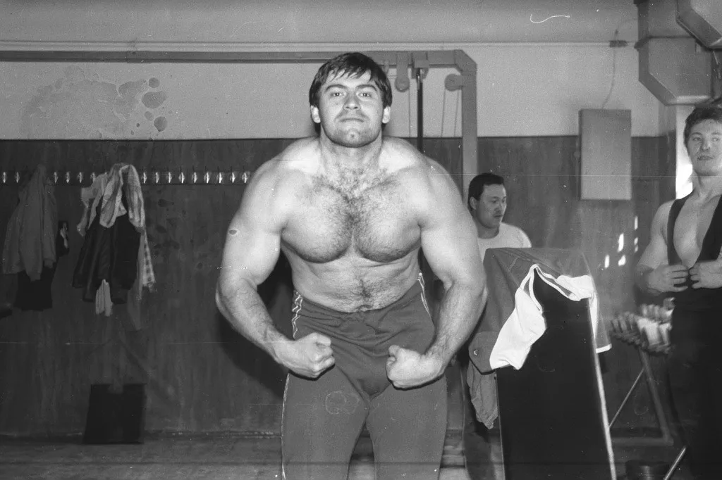 Но сегодня в разговоре не будет упоминания криминала – он указан только в самом начале лишь как одно из следствий «качалок девяностых».