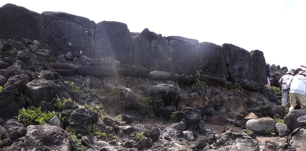 Внешняя стенка аху Ура-Уранга-Те-Махина