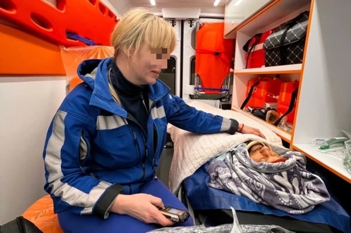    Эвакуировать Дениса помогли медики центра Пирогова.