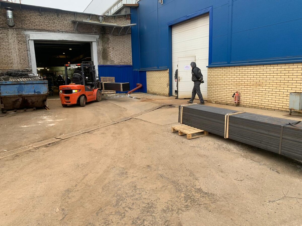 Погрузка стальные трубы электросварные квадратные Северсталь