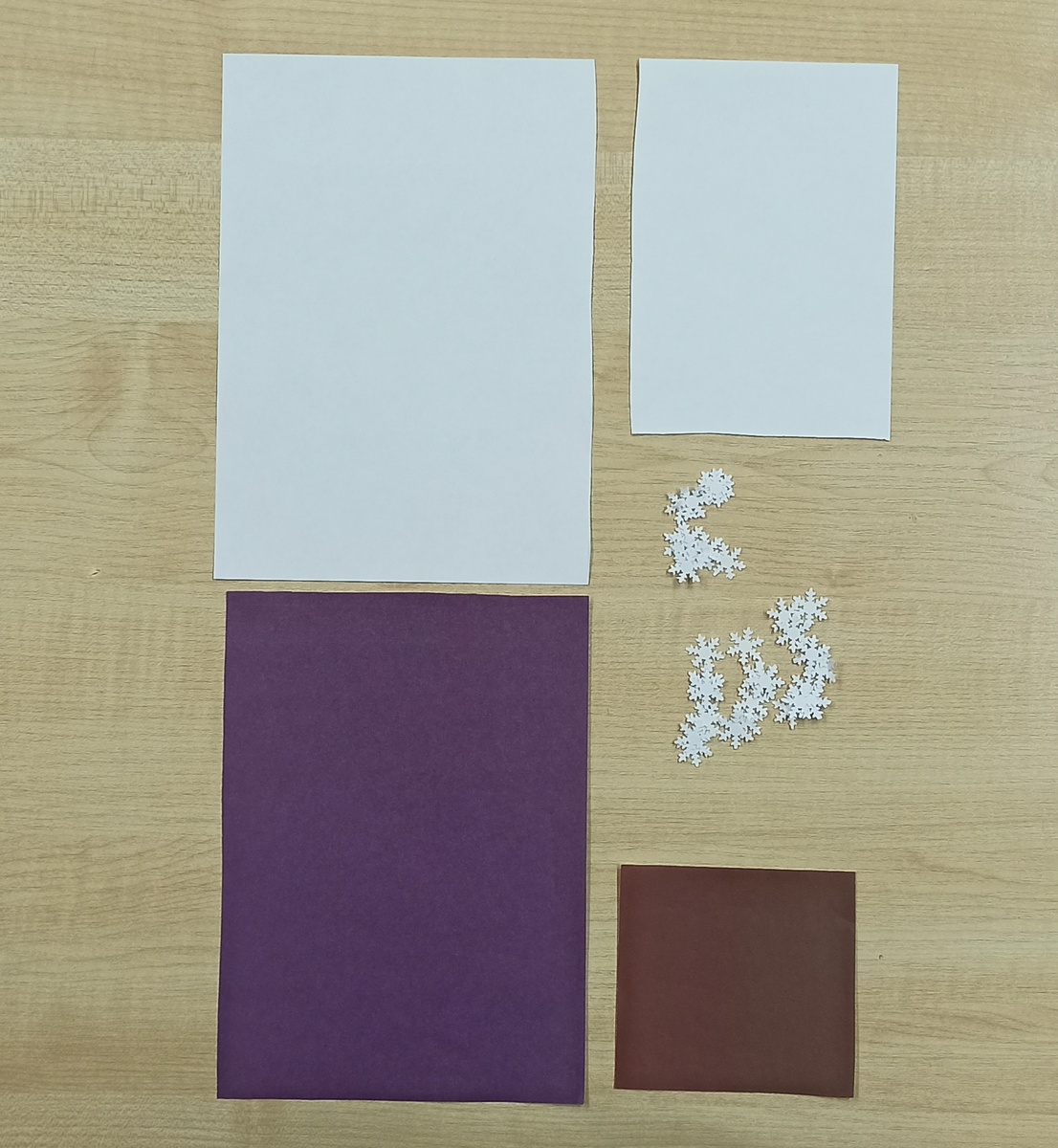 Снежинки мы приготовили заранее