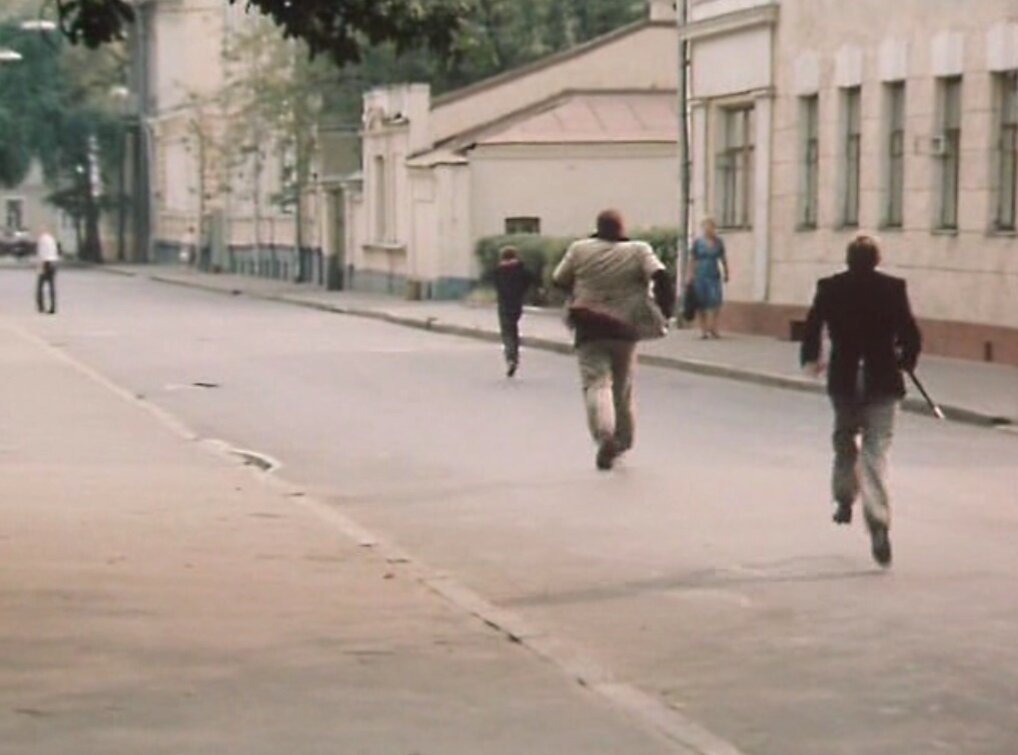 Фанаты анализировали - маршрут был такой, что они бежали так, что непонятно, в какую сторону...