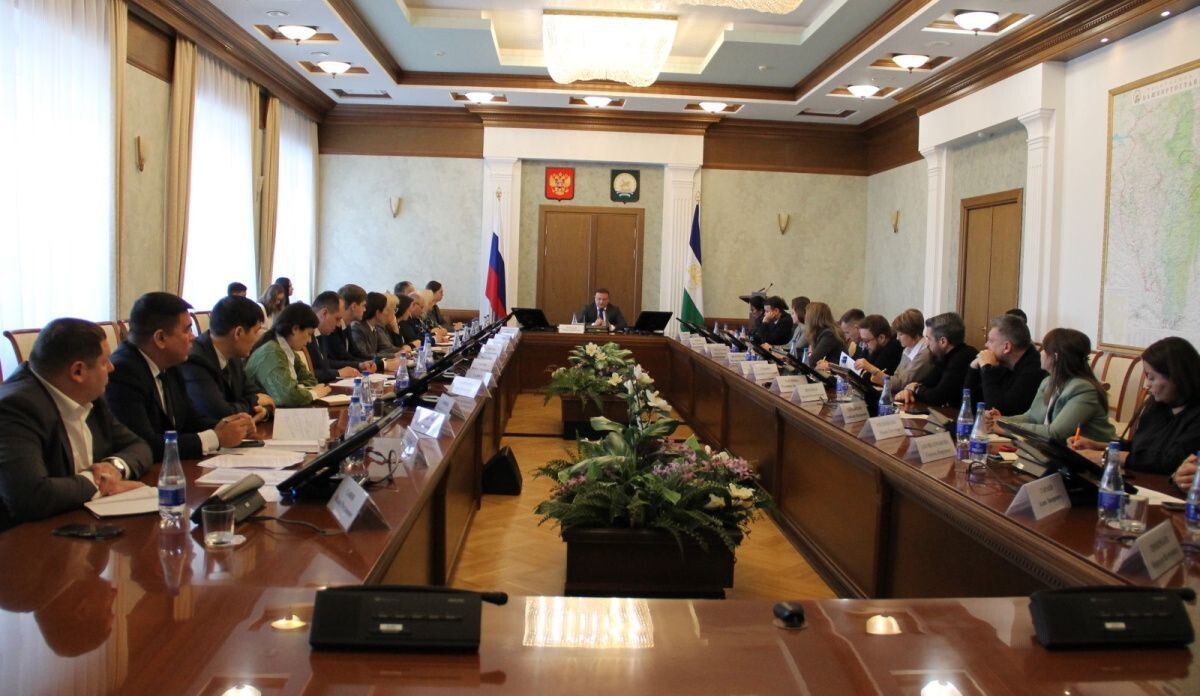     Совещание. Источник: pravitelstvorb.ru Автор фото: Правительство республики Башкоркостан