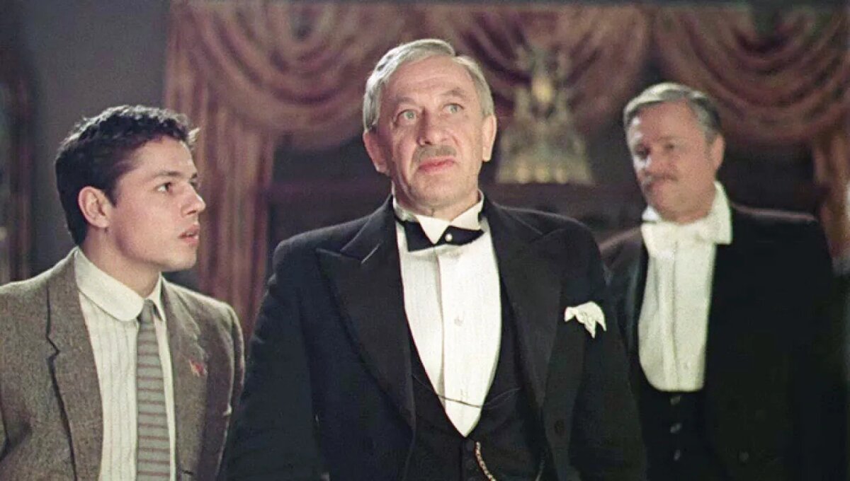 "- Оркестр должен дышать, а не пыхтеть, как паровоз..." Фото: domkino.tv